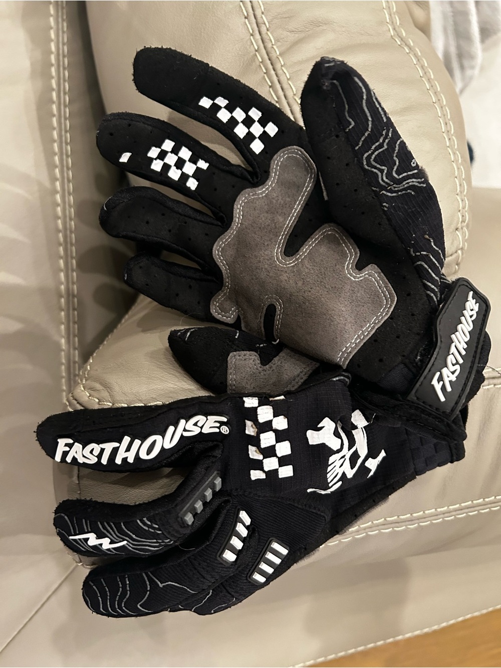 Fasthouse riding gloves